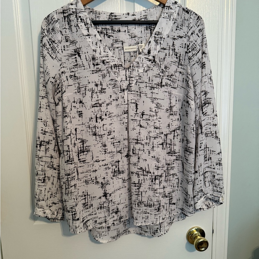 Women's Black and White Patterned Top